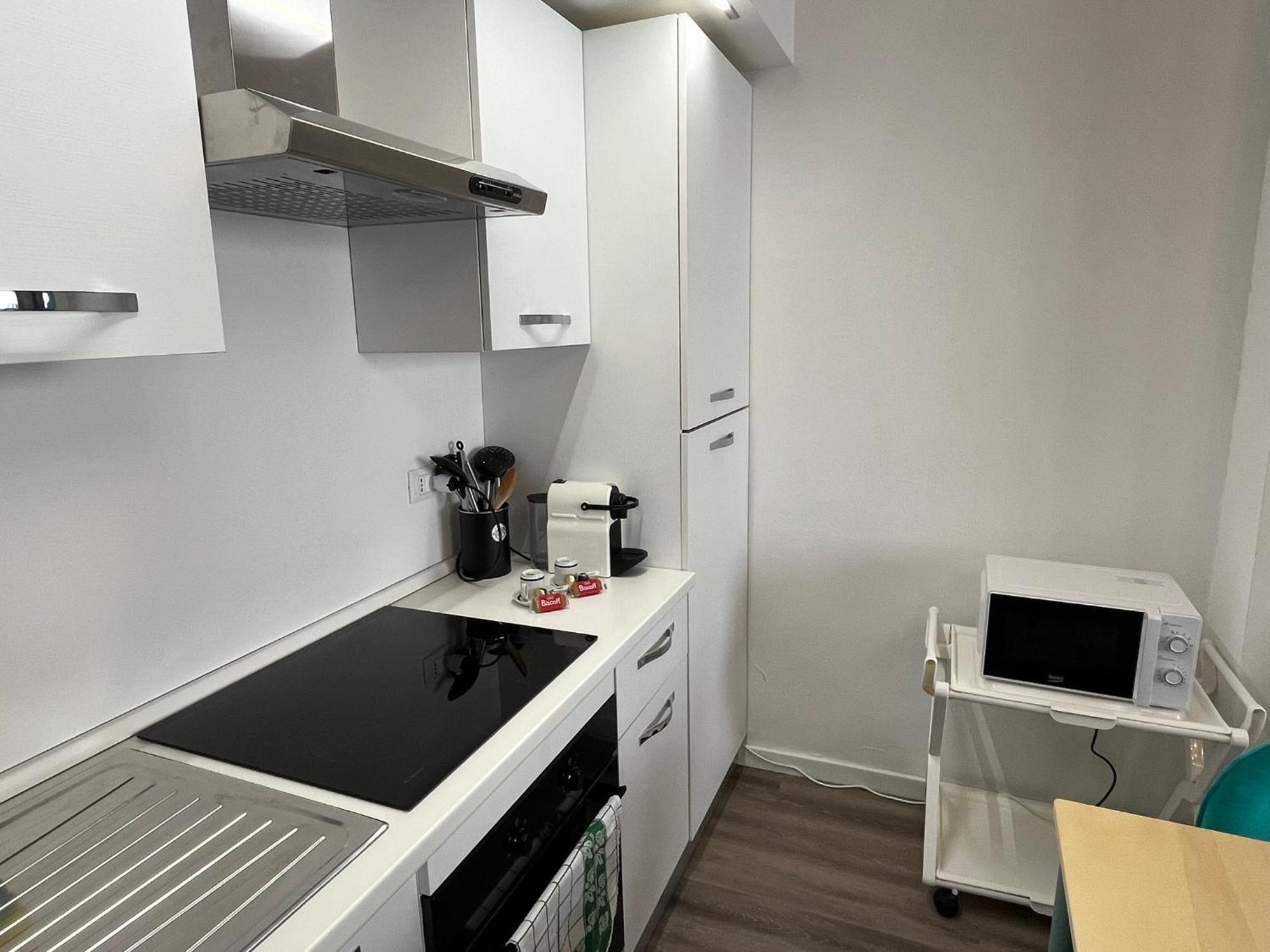 Elegante Bilocale Con Posto Auto Privato Apartment Brescia Exterior photo